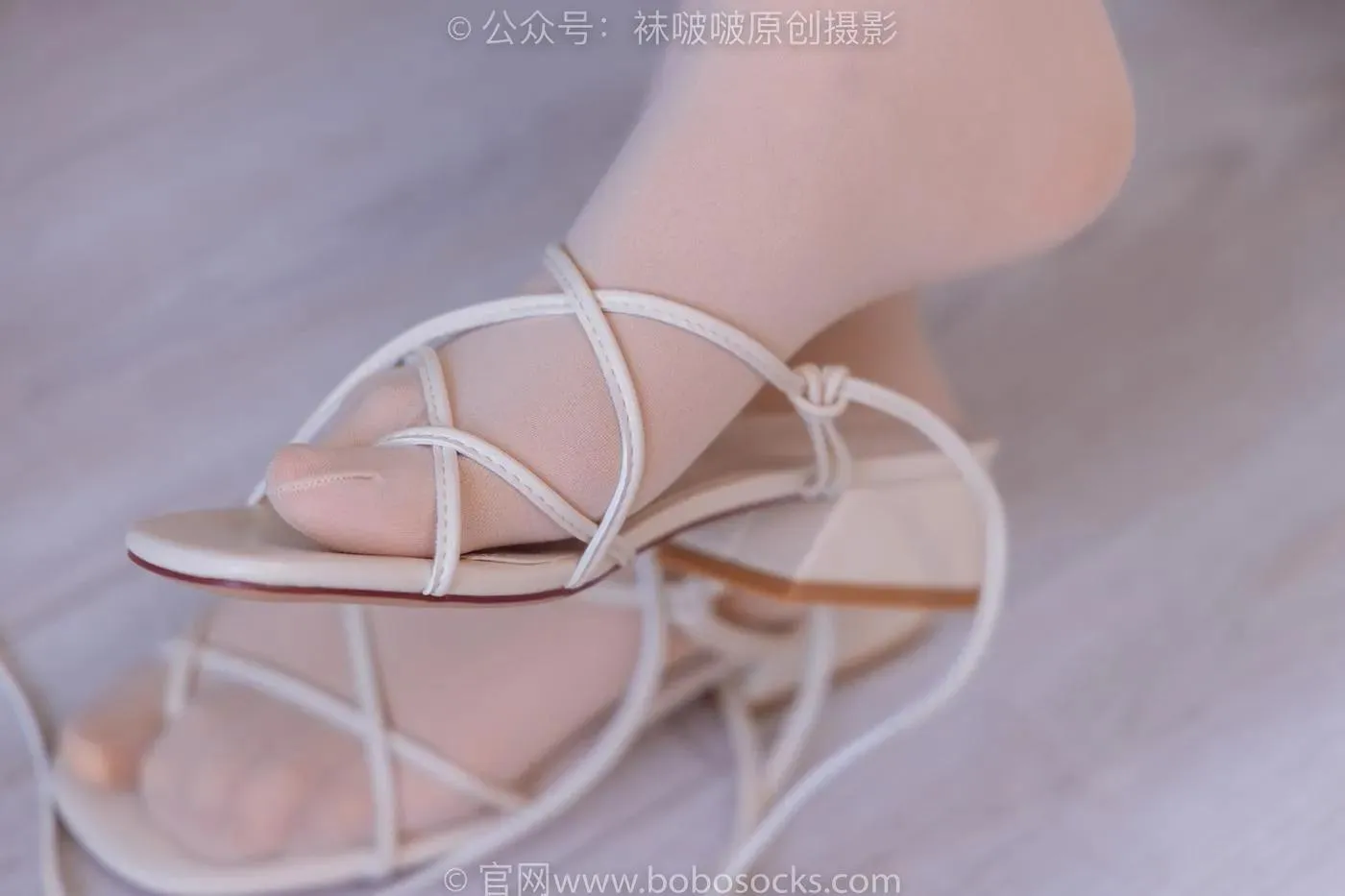 [BoBoSocks袜啵啵]NO.170 周周-两双高跟凉鞋、油亮肉丝、厚肉丝、两双丝袜叠穿 [158P]插图